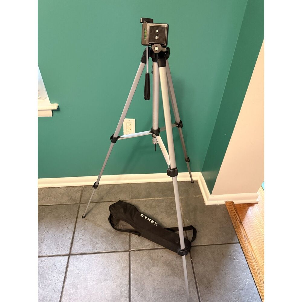 Dynex DX-NW080 Lightweight Aluminum Tripod with Bubble Level & Carrying Case